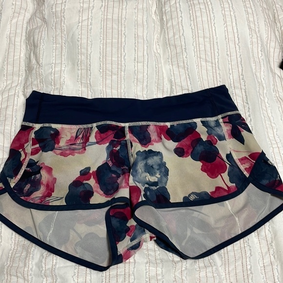 Lululemon  Shorts - Picture 1 of 3